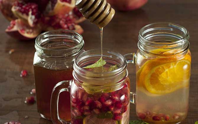 蜂蜜水的作用與功效有哪些?經常喝杯蜂蜜水,這8個好處跑不了! 蜂蜜