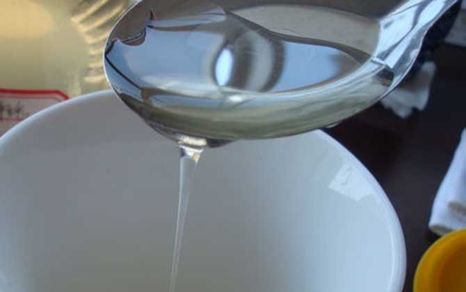 蜂蜜價(jià)格多少錢(qián)一斤?因蜂蜜種類(lèi)的不同,蜂蜜價(jià)格也千差萬(wàn)別! 油菜蜜