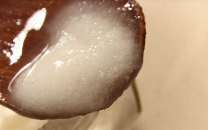 蜂蜜的種類有哪些?因分類依據(jù)的不同,蜂蜜可劃分成很多種類! 蜂蜜