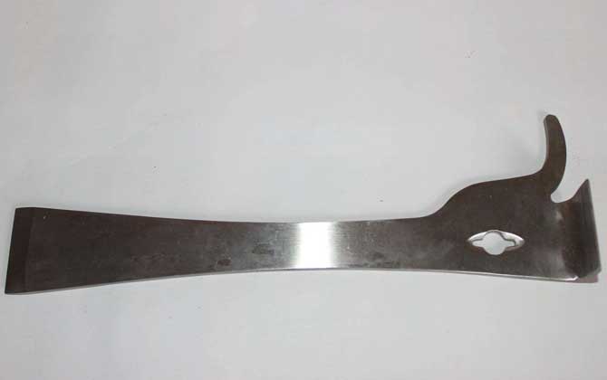 養蜂工具有哪些?不只有蜂箱,使用這些工具,養蜂方能得心應手! 起刮刀