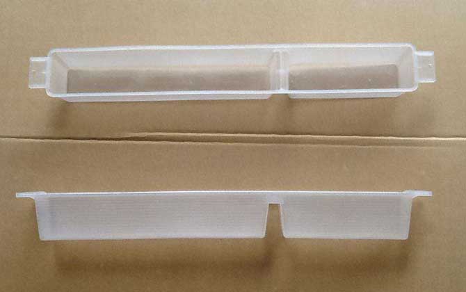 養蜂工具有哪些?不只有蜂箱,使用這些工具,養蜂方能得心應手! 飼喂器