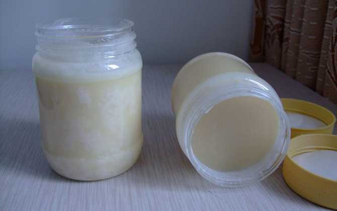 真蜂蜜會(huì)結(jié)晶嗎?結(jié)晶是蜂蜜的特性,所有自然成熟蜜都能結(jié)晶! 蜂蜜