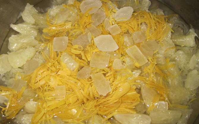 蜂蜜柚子茶怎么做?實際上做法很簡單,像這樣做基本都能做出來! 蜂蜜柚子茶