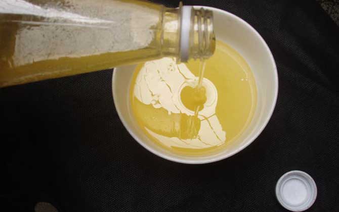 假蜂蜜會結(jié)晶嗎?結(jié)晶和蜂蜜真假無關(guān),假蜂蜜也有可能會結(jié)晶! 蜂蜜