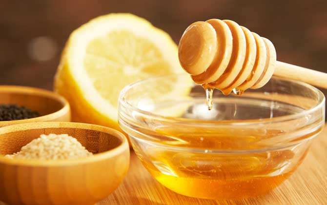 蜂蜜敷臉的壞處有哪些?一定要控制好頻次,否則反而對肌膚不利! 蜂蜜