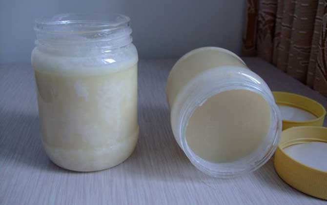 蜂蜜中摻白糖了會結晶嗎?可能結晶,但狀態與真蜂蜜卻截然不同! 蜂蜜結晶