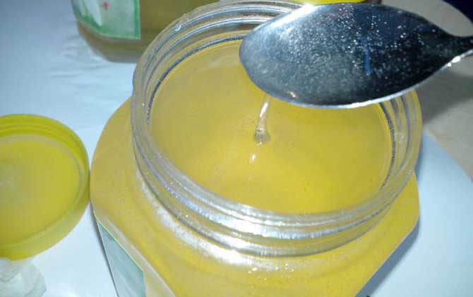 蜂蜜泡檸檬的正確泡法,經(jīng)常喝能排毒養(yǎng)顏,但要控制好飲用量! 蜂蜜