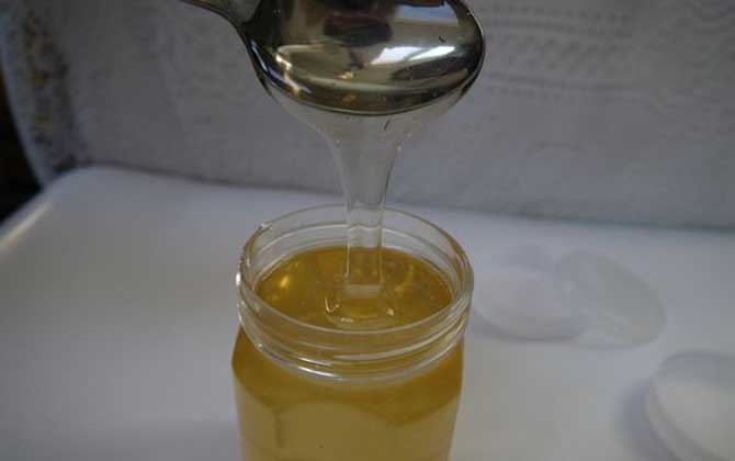 蜂蜜泡檸檬的正確泡法,經(jīng)常喝能排毒養(yǎng)顏,但要控制好飲用量! 蜂蜜