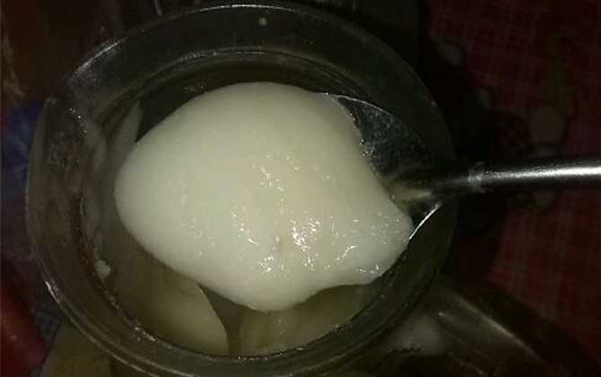 蜂蜜結晶好還是不結晶好?沒有定論,但完全不能結晶肯定是假蜜! 蜂蜜