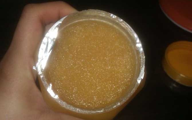 蜂蜜應(yīng)該怎么喝才好?空腹喝對(duì)胃腸不利,過量喝又極易引起肥胖! 蜂蜜