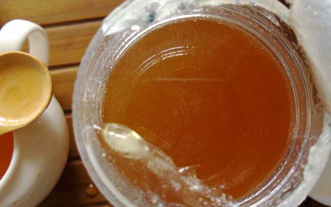 女人喝蜂蜜水的最佳時(shí)間,記住這四個(gè)時(shí)間點(diǎn),喝蜂蜜水效果最好! 蜂蜜