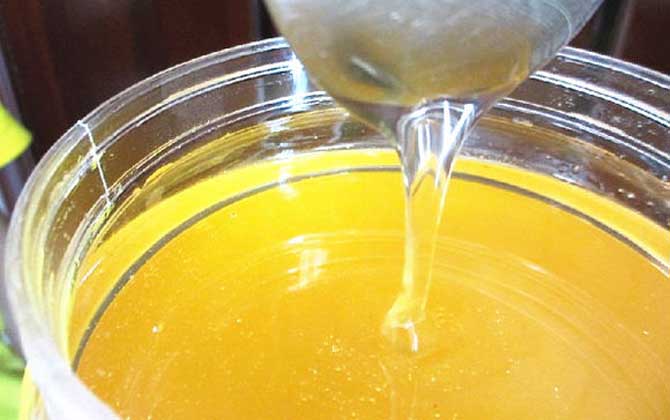 女人喝蜂蜜水的最佳時(shí)間,記住這四個(gè)時(shí)間點(diǎn),喝蜂蜜水效果最好! 蜂蜜