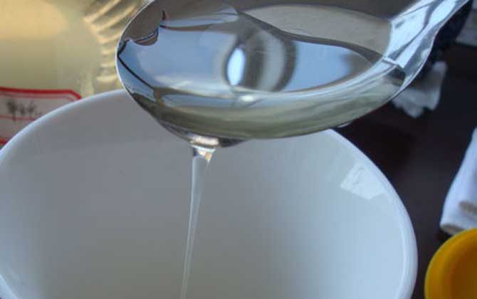 天天喝蜂蜜會(huì)不會(huì)發(fā)胖?看食用量,適量能減肥,過(guò)量越喝越胖! 蜂蜜