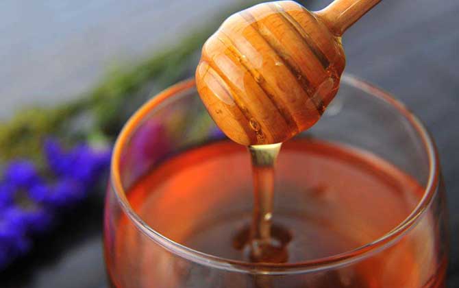 新疆蜂蜜有什么功效與作用?經常喝新疆蜂蜜,這6個好處跑不了! 新疆蜂蜜