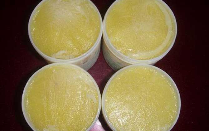 吃蜂王漿一個月后感覺怎么樣?不但體質(zhì)會變強,膚質(zhì)也會變好! 蜂王漿