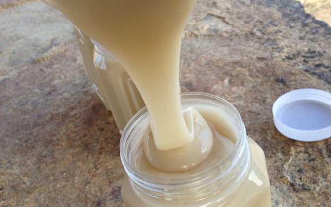 蜂蜜過期2年還能喝嗎?蜂蜜過期不等于變質,只要未變質就能喝! 蜂蜜