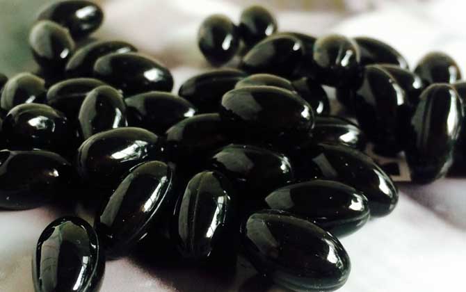 男人長(zhǎng)期吃蜂膠的副作用,不但容易過(guò)敏,還可能影響消化功能! 蜂膠