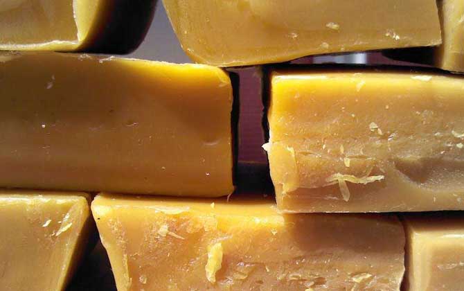 蜂蠟的作用與功效及吃法,正確食用能美容,過(guò)量食用反而有害! 蜂蠟