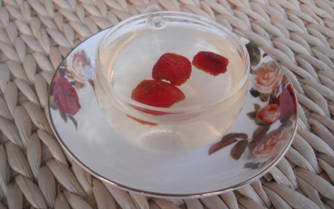 山楂蜂蜜水的功效與禁忌及做法 山楂蜂蜜水