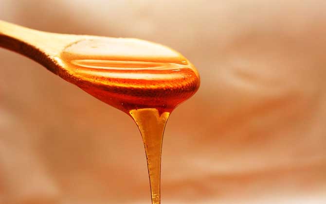 蜂蜜加什么祛斑最快? 蜂蜜