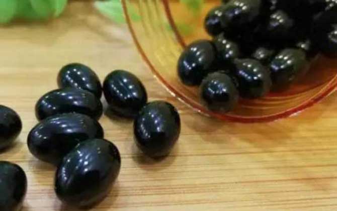 蜂膠軟膠囊的作用與功效是什么? 蜂膠軟膠囊