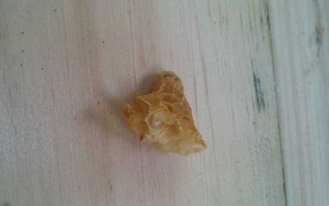 蜂王胎的作用與功效及禁忌人群 蜂王胎