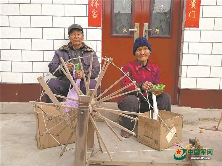 八旬老人寄出數(shù)萬條圍巾，收貨地幾乎覆蓋所有邊關(guān)……