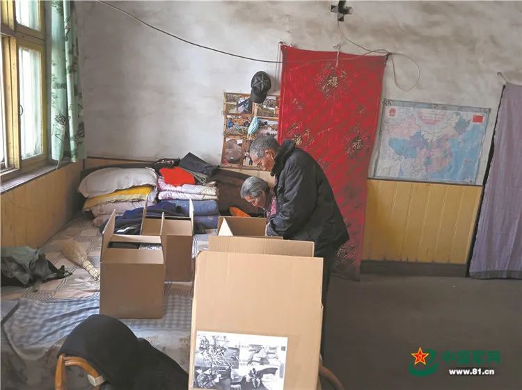 八旬老人寄出數(shù)萬條圍巾，收貨地幾乎覆蓋所有邊關(guān)……