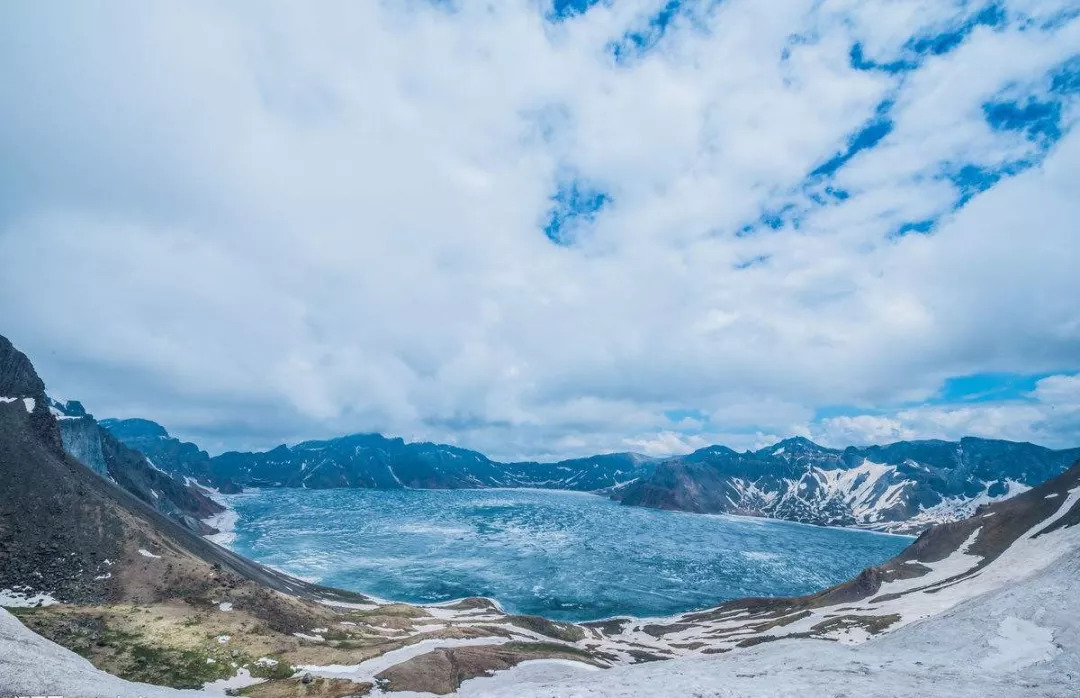 長白山天池里面為什么沒有魚（長白山天池海拔2189米，魚無法流到這里，這里的魚是怎么產生的）