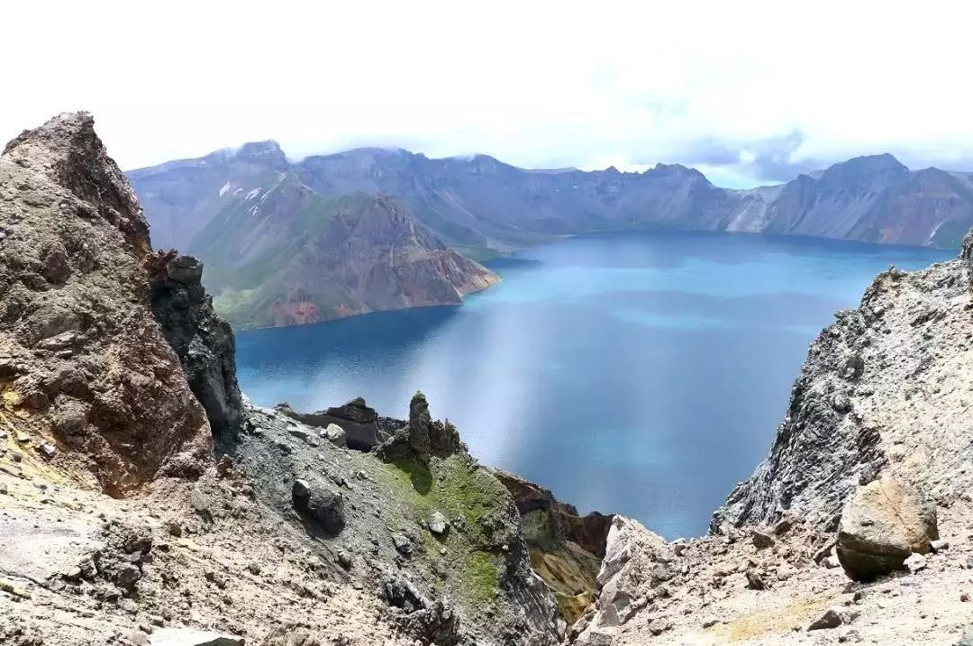 長白山天池里面為什么沒有魚（長白山天池海拔2189米，魚無法流到這里，這里的魚是怎么產生的）