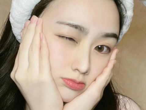 面部皮膚油膩？學(xué)會(huì)這3個(gè)洗臉小技巧，讓你遠(yuǎn)離“毛孔粗大”煩惱