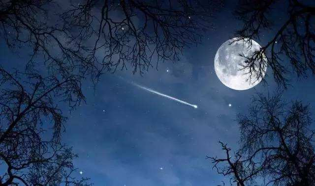 孩子總問月亮上是不是真有嫦娥和玉兔 “媽媽,月亮上有沒嫦娥?”中秋節(jié)寶寶靈魂發(fā)問,媽媽的回答很贊