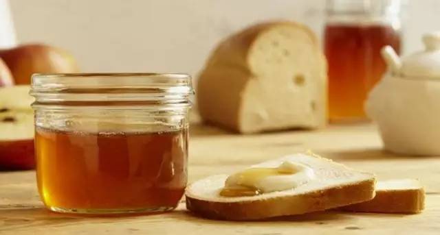 蜂蜜應(yīng)該如何儲(chǔ)藏好（蜂蜜比較好的存放方法）