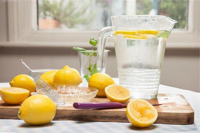 自制檸檬蜂蜜可以保存多久(檸檬泡蜂蜜能儲藏多久) 自制檸檬蜂蜜可以保存多久(檸檬泡蜂蜜能儲藏多久)