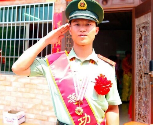 “00后”戰(zhàn)士，一等功