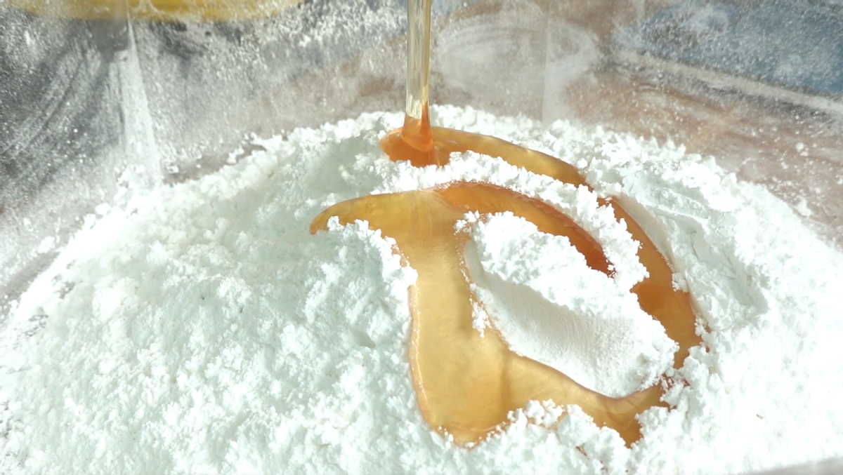 煉糖喂蜂對蜜蜂有影響嗎(蜜蜂可以喂煉糖嗎) 煉糖喂蜂對蜜蜂有影響嗎(蜜蜂可以喂煉糖嗎)