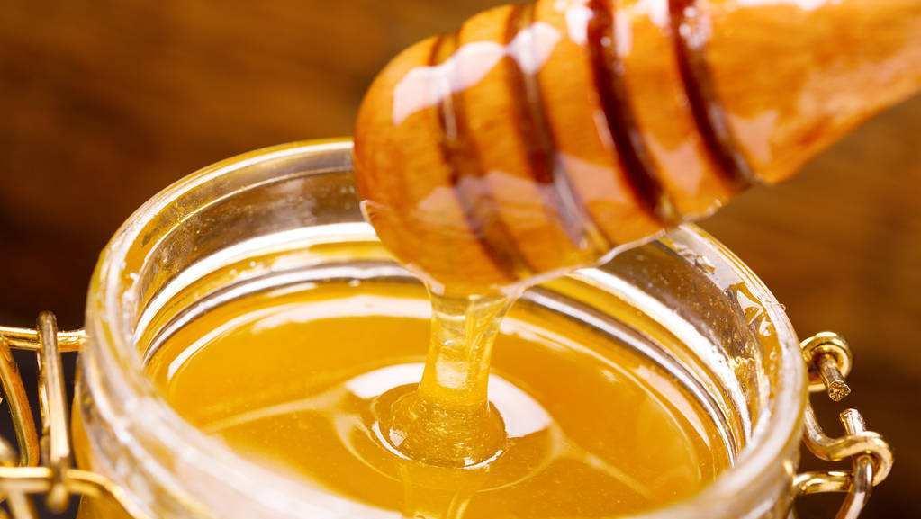 晚上喝蜂蜜好嗎(晚上喝蜂蜜有什么副作用) 晚上喝蜂蜜好嗎(晚上喝蜂蜜有什么副作用)