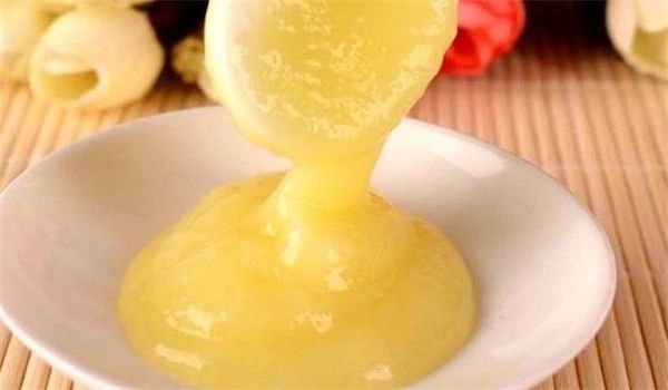 吃蜂王漿胃疼怎么回事(蜂王漿對腸胃的影響) 吃蜂王漿胃疼怎么回事(蜂王漿對腸胃的影響)