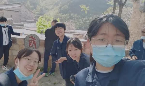 高中同班，大學同寢，緣分啊