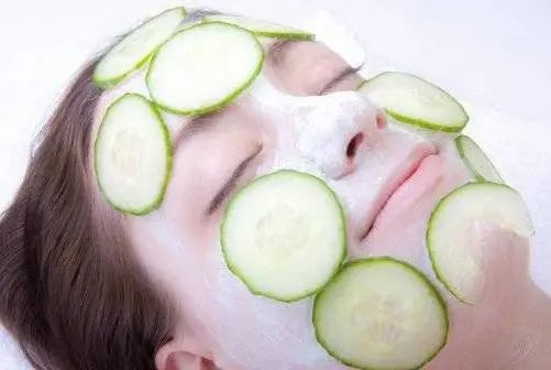 蜂蜜可以美白嗎(蜂蜜涂臉美白的正確方法和步驟) 蜂蜜可以美白嗎(蜂蜜涂臉美白的正確方法和步驟)