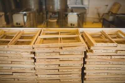 蜜蜂夏天可以加脾嗎（夏季解蜂群造脾的優(yōu)點）