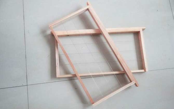 中蜂巢框多少錢一個(巢框的參考價(jià)格及制作方法) 中蜂巢框多少錢一個(巢框的參考價(jià)格及制作方法)