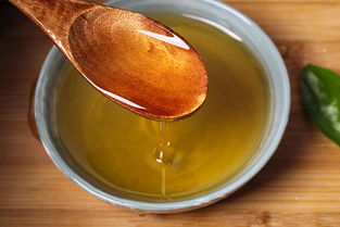 結晶蜂蜜怎么辨別真假(結晶蜂蜜和不結晶蜂蜜哪個好) 結晶蜂蜜怎么辨別真假(結晶蜂蜜和不結晶蜂蜜哪個好)