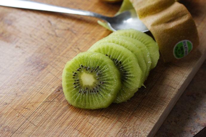 奇異果是什么季節(jié)的水果(獼猴桃和奇異果的區(qū)別) 奇異果是什么季節(jié)的水果(獼猴桃和奇異果的區(qū)別)