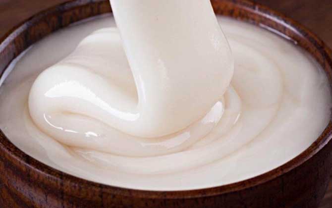 東北椴樹蜜多少錢一斤？一般不低于50元，品質(zhì)好的甚至要上百元！