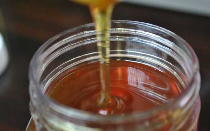 蜂蜜生姜水的禁忌有哪些？除了喝法正確之外，這幾種人最好少喝！