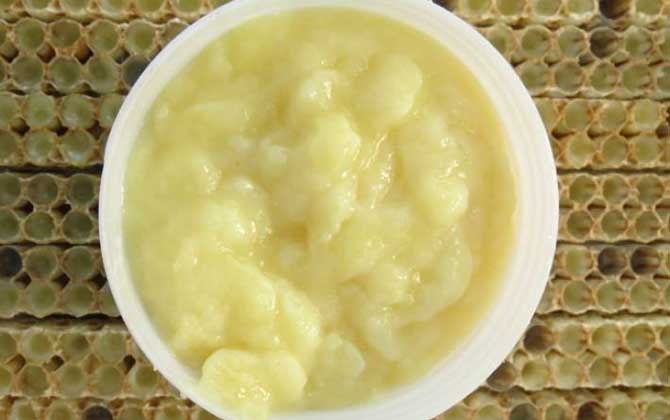 吃蜂王漿一個(gè)月后感覺怎么樣？不但體質(zhì)會(huì)變強(qiáng)，膚質(zhì)也會(huì)變好！