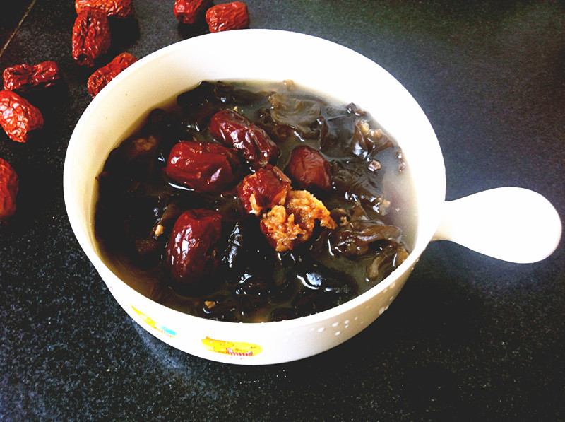 女生經(jīng)期能喝什么好（適合生理期喝的8種湯滋補又養(yǎng)顏）